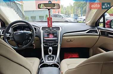 Седан Ford Fusion 2015 в 