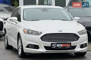 Седан Ford Fusion 2015 в 