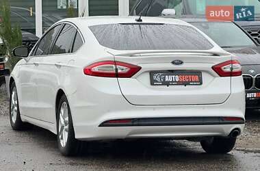 Седан Ford Fusion 2015 в 