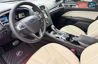 Седан Ford Fusion 2015 в 