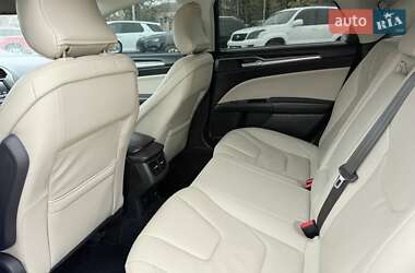 Седан Ford Fusion 2015 в 