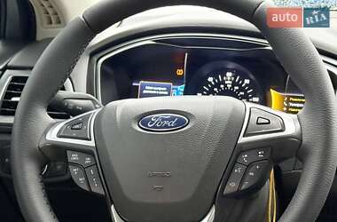 Седан Ford Fusion 2015 в 