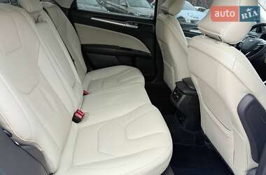 Седан Ford Fusion 2015 в 