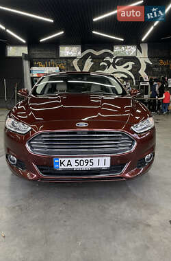 Седан Ford Fusion 2015 в 