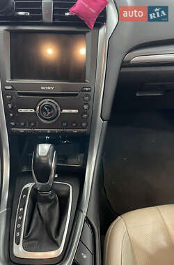 Седан Ford Fusion 2015 в 