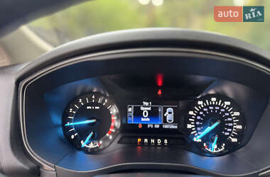 Седан Ford Fusion 2016 в 