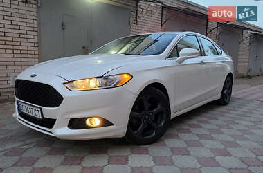 Седан Ford Fusion 2015 в 