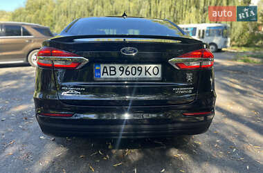 Седан Ford Fusion 2018 в 