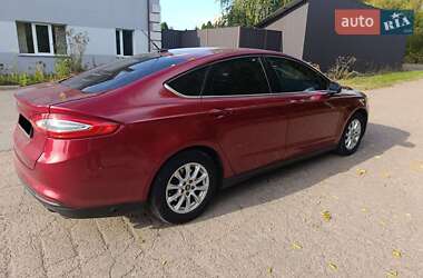 Седан Ford Fusion 2016 в 