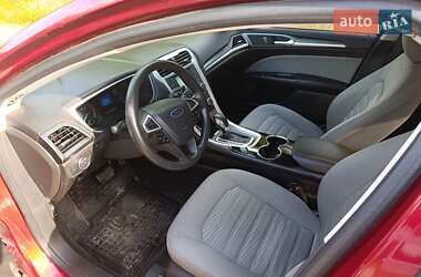 Седан Ford Fusion 2016 в 