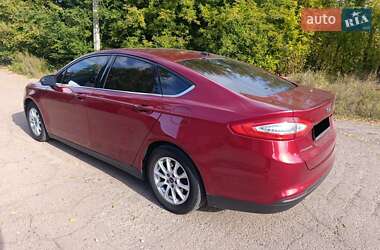 Седан Ford Fusion 2016 в 