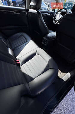 Седан Ford Fusion 2014 в 