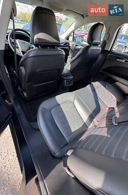 Седан Ford Fusion 2014 в 