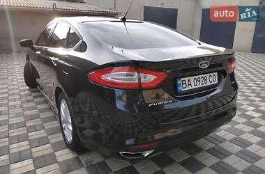 Седан Ford Fusion 2013 в 