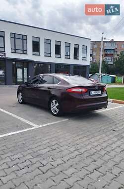 Седан Ford Fusion 2013 в 