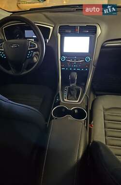 Седан Ford Fusion 2014 в 