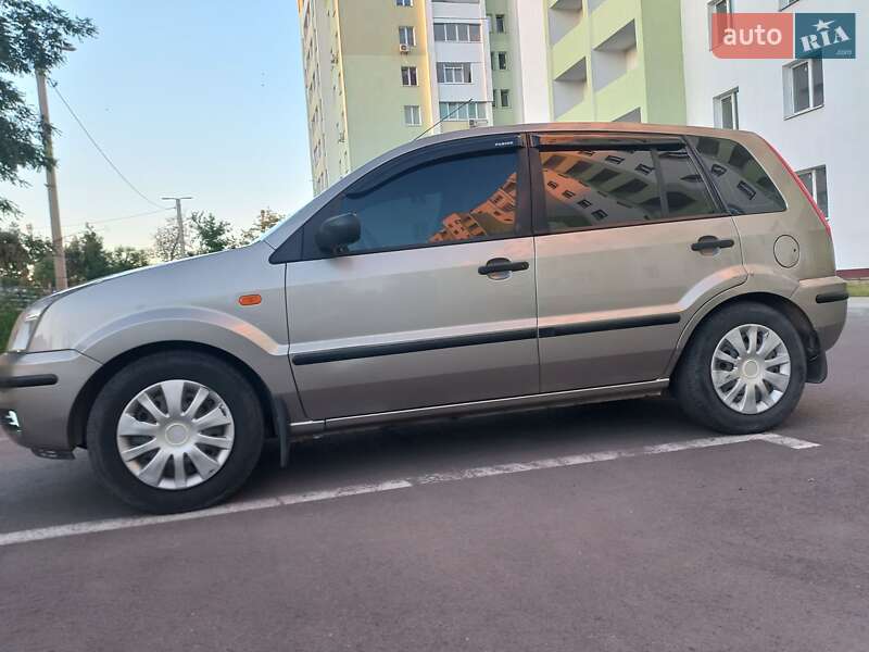 Хетчбек Ford Fusion 2003 в Харкові