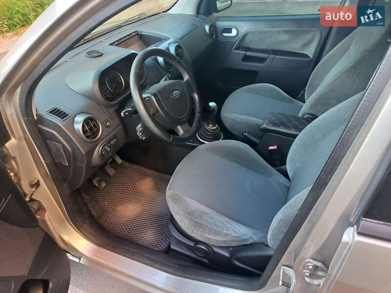 Хетчбек Ford Fusion 2003 в Харкові