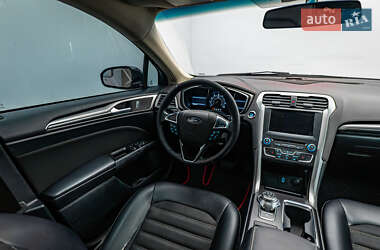 Седан Ford Fusion 2017 в 