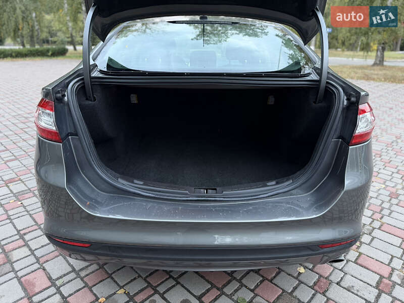 Седан Ford Fusion 2014 в Лубнах
