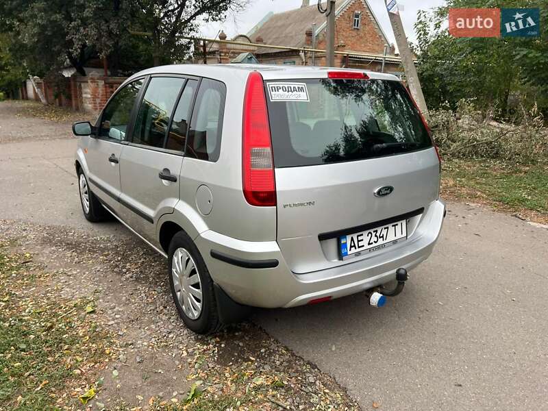 Хетчбек Ford Fusion 2004 в Дніпрі