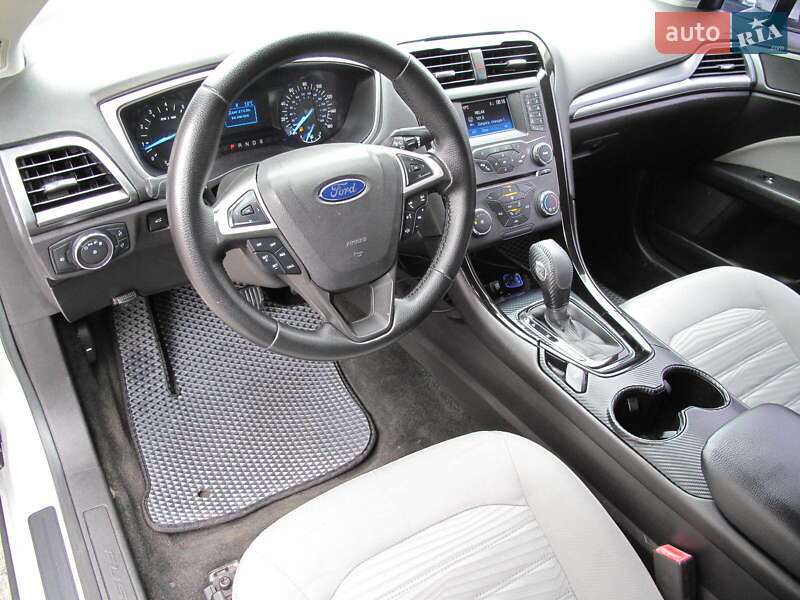 Седан Ford Fusion 2016 в Києві фото 38 Седан Ford Fusion 2016 в Києві