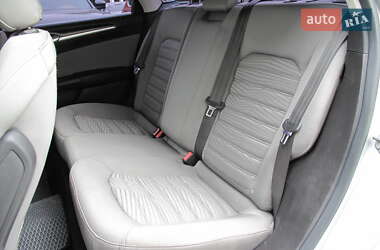 Седан Ford Fusion 2016 в 