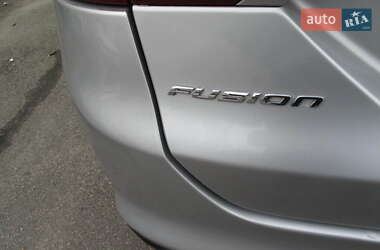 Седан Ford Fusion 2016 в 