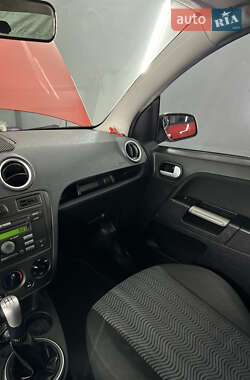 Хетчбек Ford Fusion 2006 в 