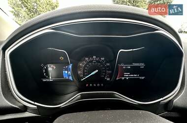 Седан Ford Fusion 2015 в 