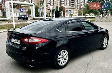 Седан Ford Fusion 2015 в 