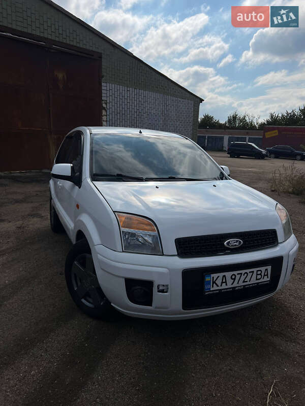 Хетчбек Ford Fusion 2010 в Добровеличківці