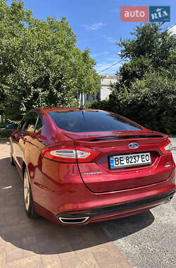 Седан Ford Fusion 2013 в 