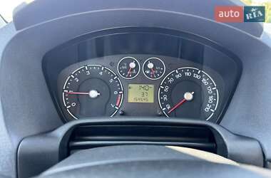 Хэтчбек Ford Fusion 2011 в 