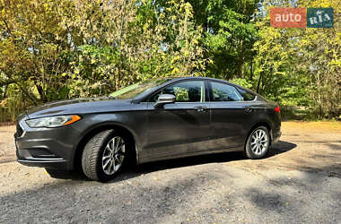 Седан Ford Fusion 2017 в 