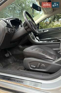 Седан Ford Fusion 2014 в 