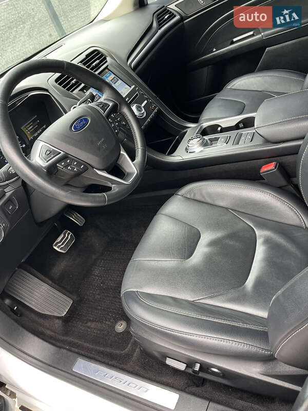 Седан Ford Fusion 2016 в Луцке