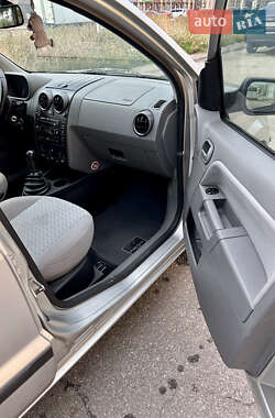 Хетчбек Ford Fusion 2003 в 