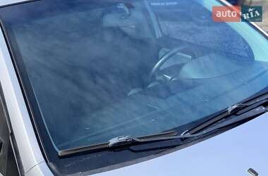 Хэтчбек Ford Fusion 2004 в 