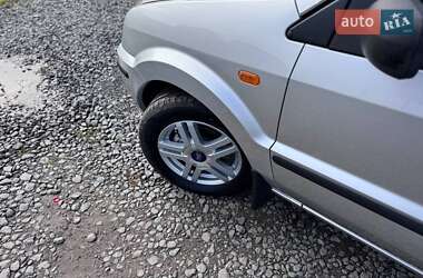 Хэтчбек Ford Fusion 2004 в 