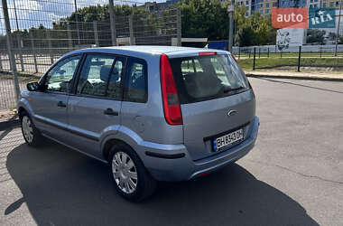 Хэтчбек Ford Fusion 2004 в 