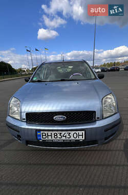 Хэтчбек Ford Fusion 2004 в 