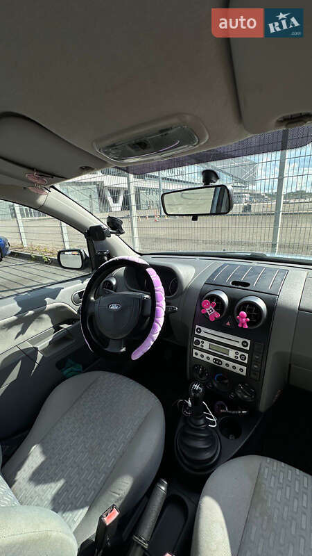 Хэтчбек Ford Fusion 2004 в Львове
