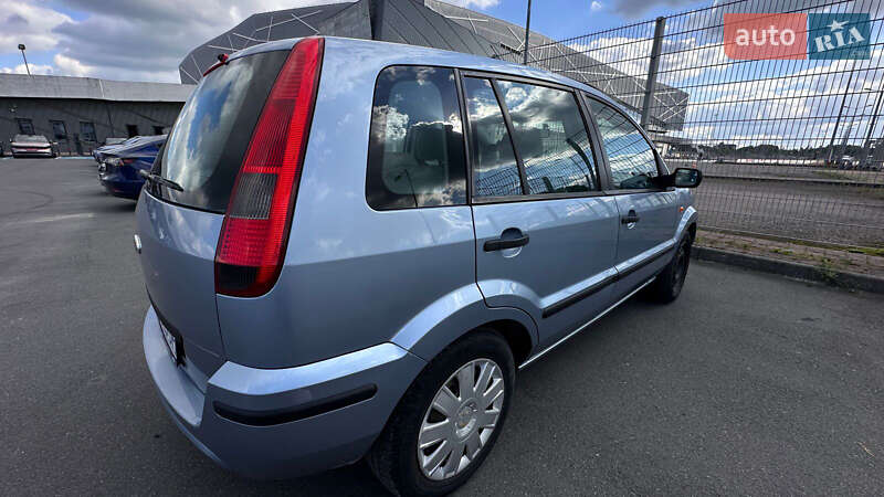 Хэтчбек Ford Fusion 2004 в Львове