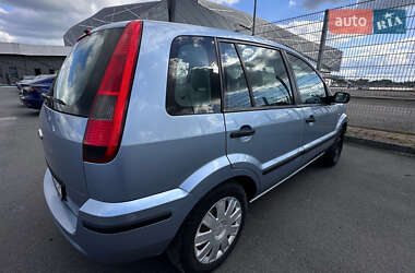 Хэтчбек Ford Fusion 2004 в 