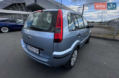 Хэтчбек Ford Fusion 2004 в 