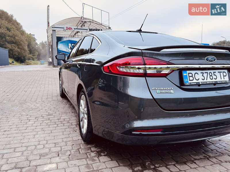 Седан Ford Fusion 2016 в Львове