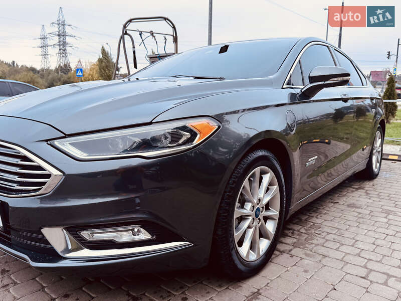Седан Ford Fusion 2016 в Львове