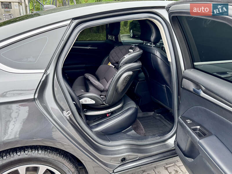 Седан Ford Fusion 2016 в Львове