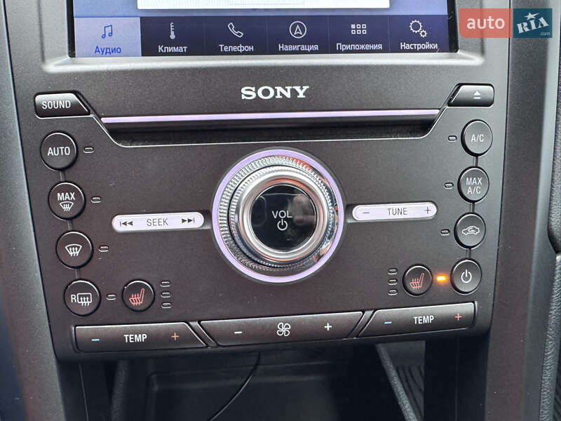 Седан Ford Fusion 2016 в Львове